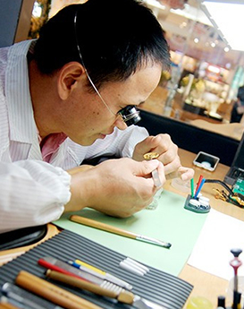 本杰明·托马斯-庐阳区天梭维修服务中心制表师